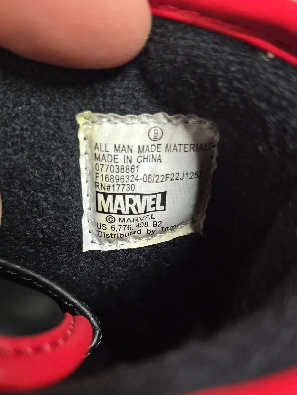 Marvel Spider-Man Light Up Soles Winter Snow Boots Kids Toddler Size 9 NEW
